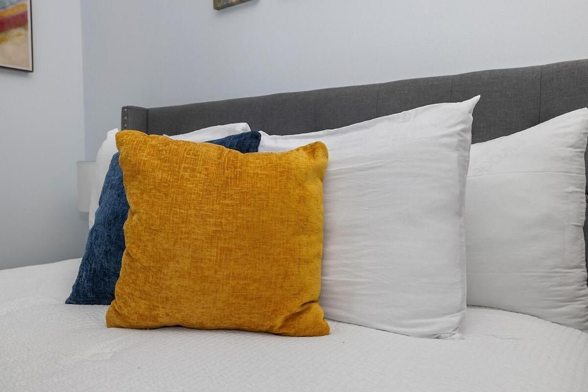 New! Special Rate For First Bookings! 2 Bedroom Holiday home Charlotte
