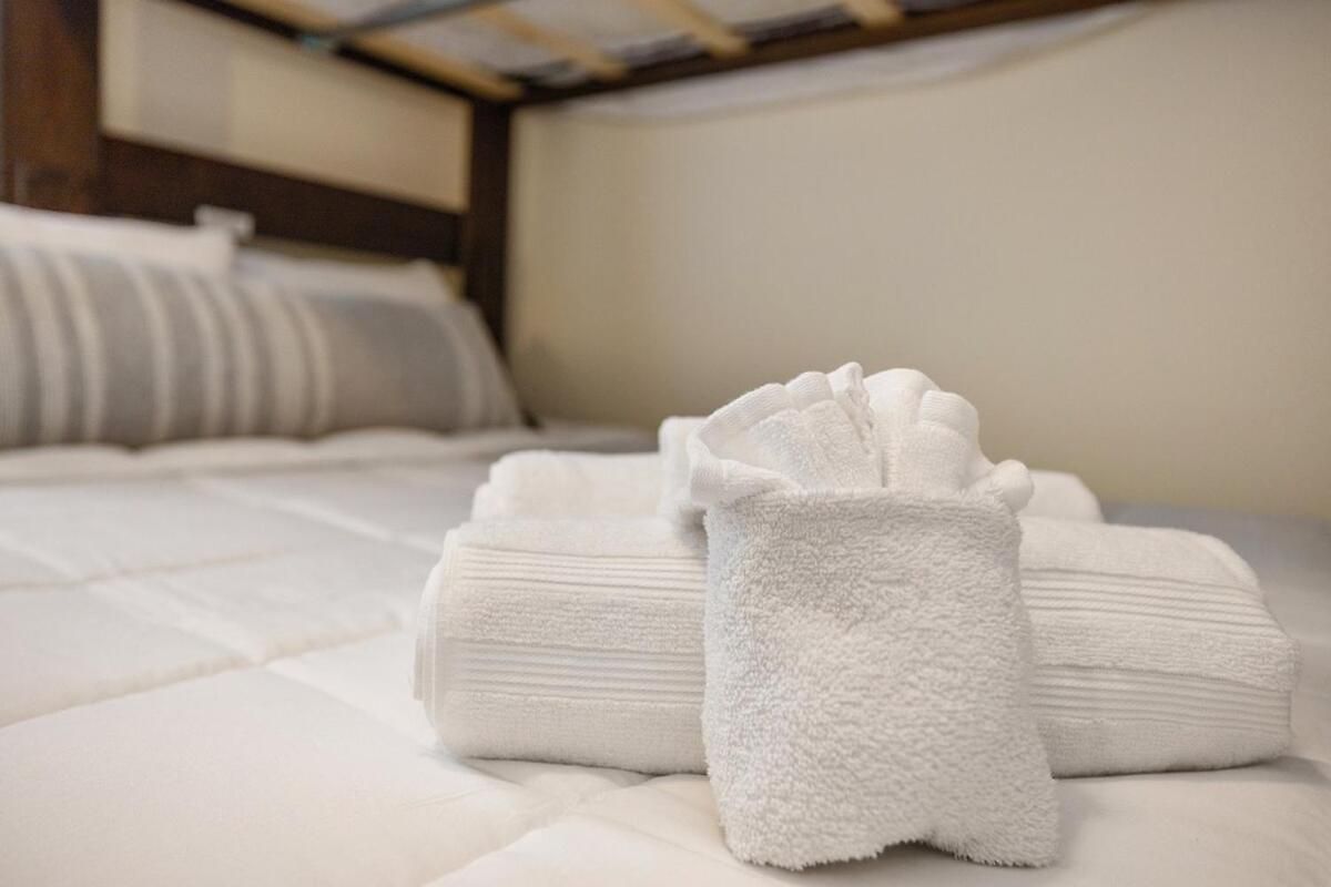 Holiday home New! Special Intro Rate! Walkable, Fenced-in Yard