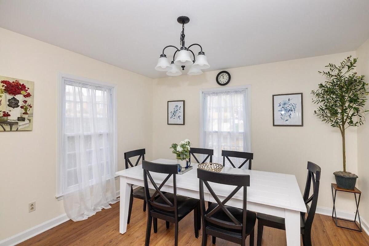 New! Special Intro Rate! Walkable, Fenced-in Yard *