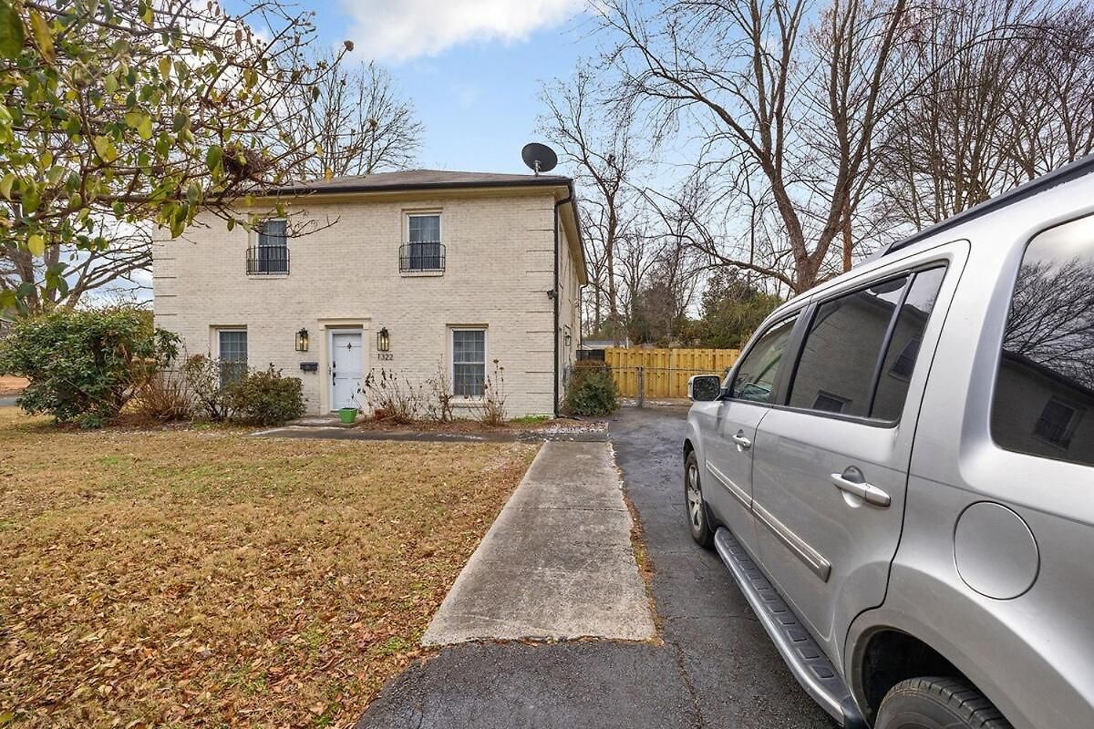New! Special Intro Rate! Walkable, Fenced-in Yard * Charlotte