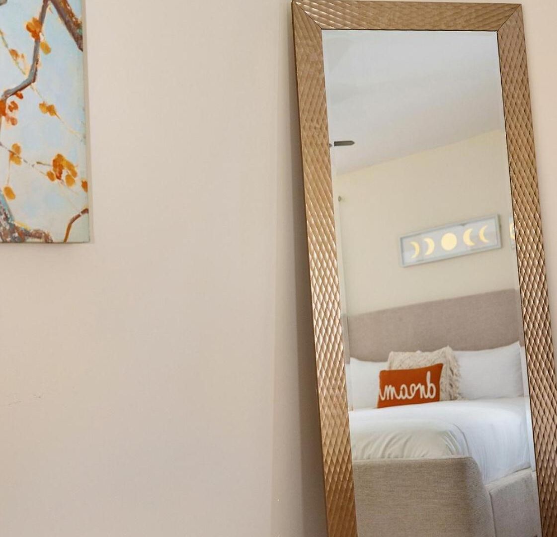 New! Special Intro Rate! Walkable, Fenced-in Yard Holiday home