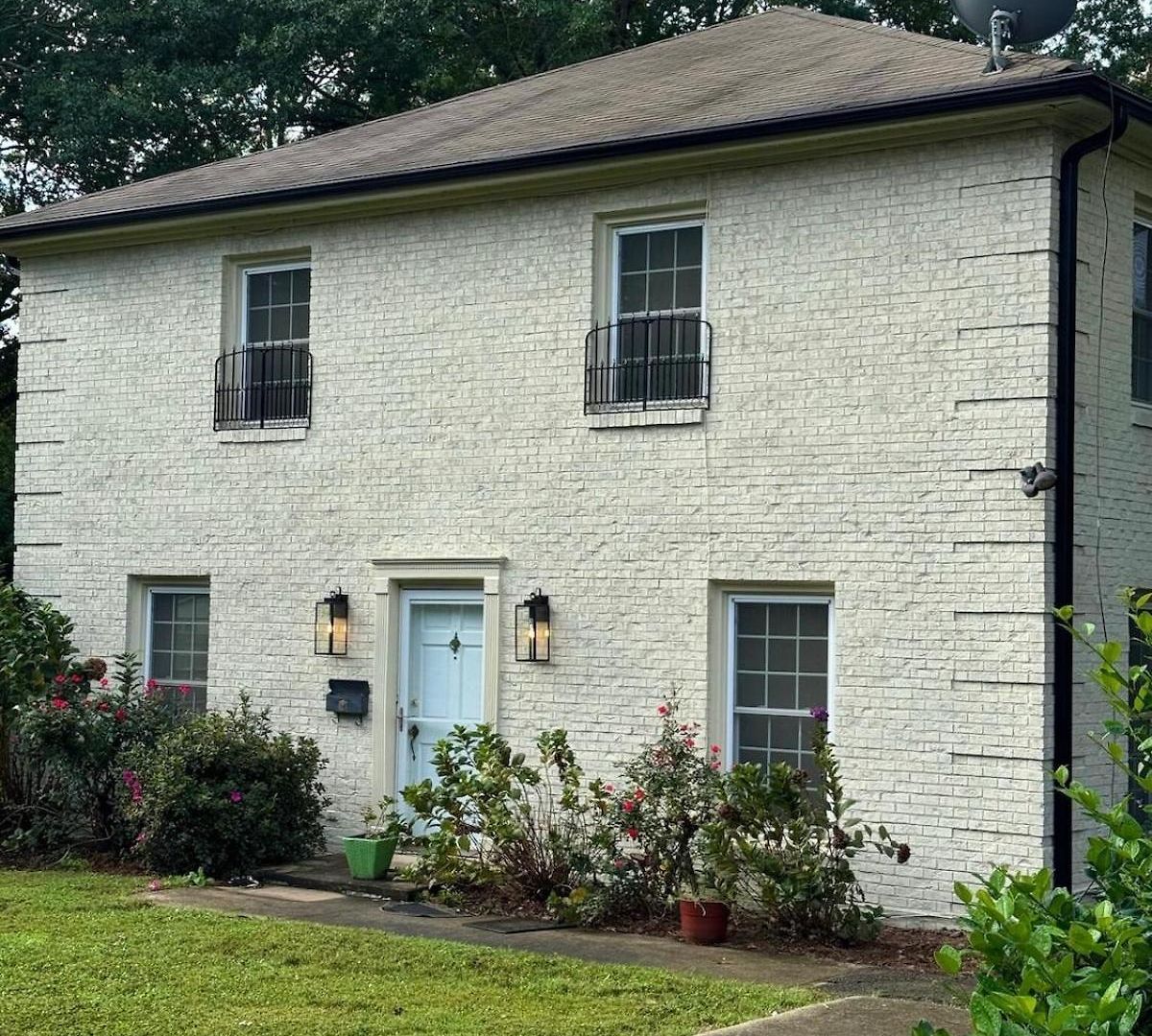 Holiday home New! Special Intro Rate! Walkable, Fenced-in Yard Charlotte