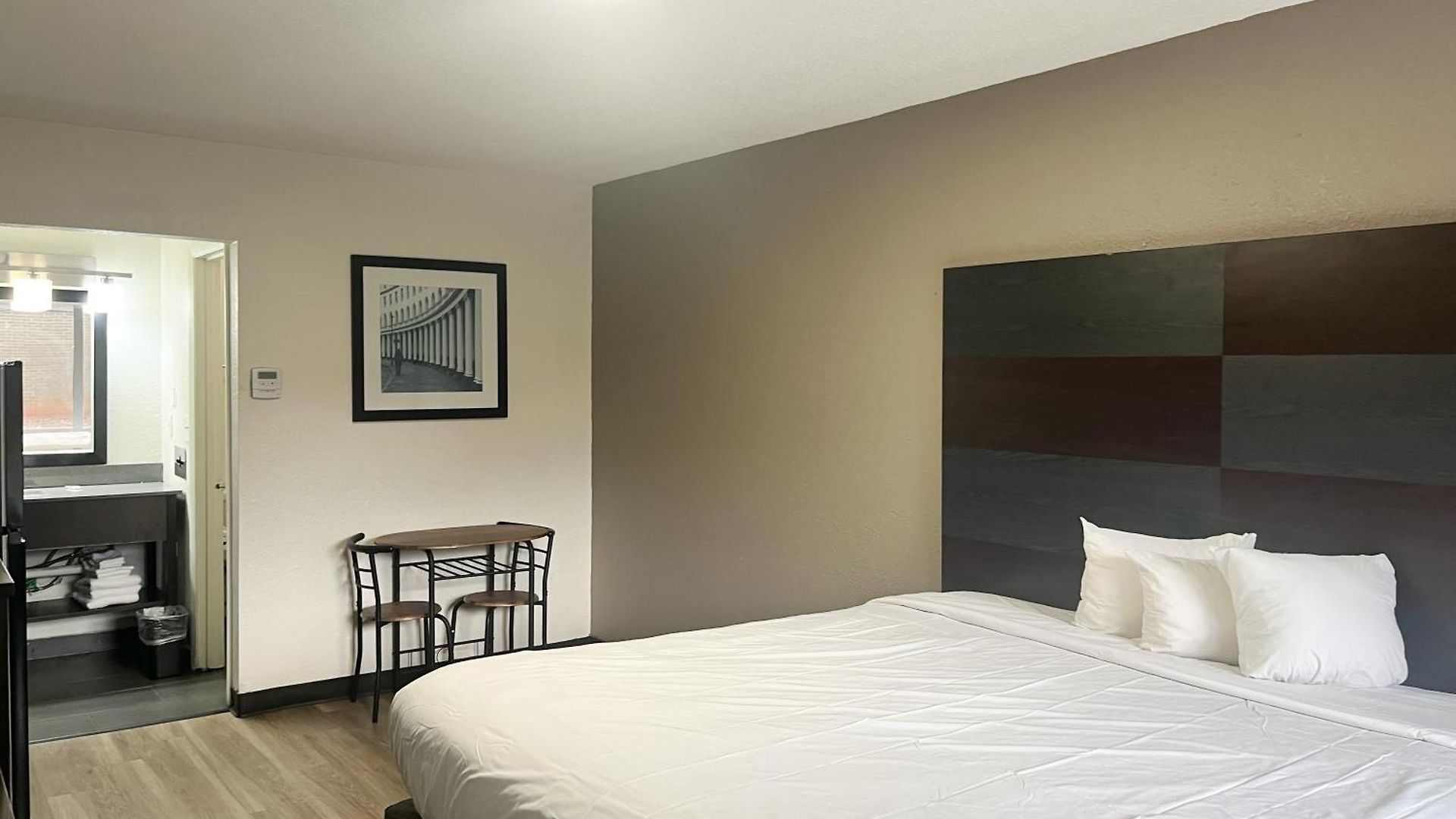 6 Charlotte, Nc - Airport South Hotel