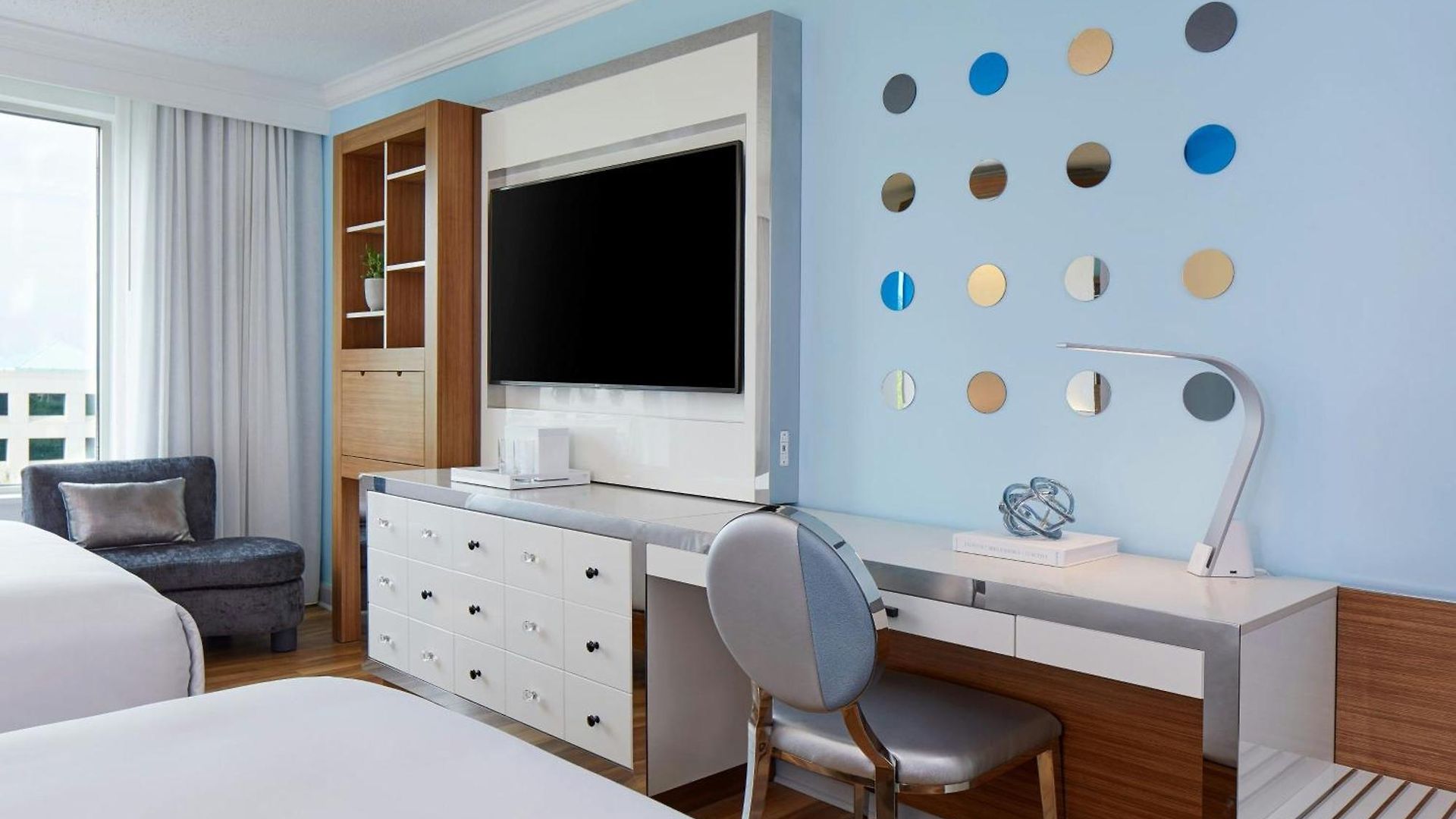 Renaissance Southpark Hotel