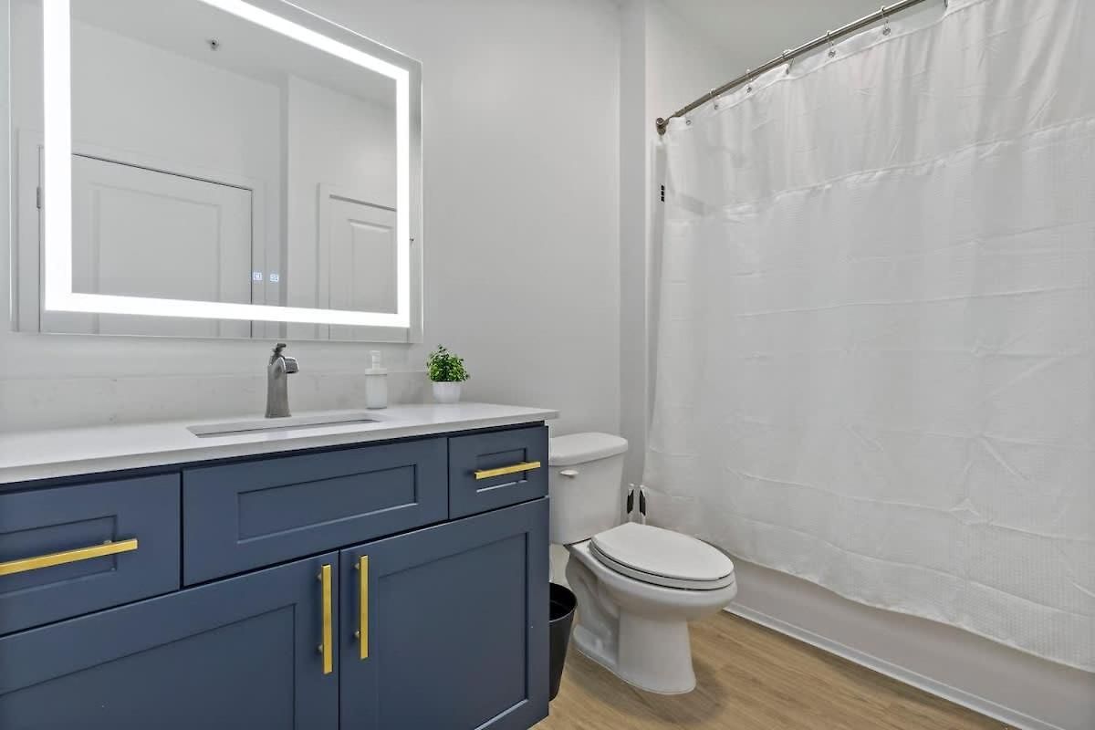 Modern 2bd - 5 Min Dt, Gym, Parking, W-d - Sleeps 12 Charlotte