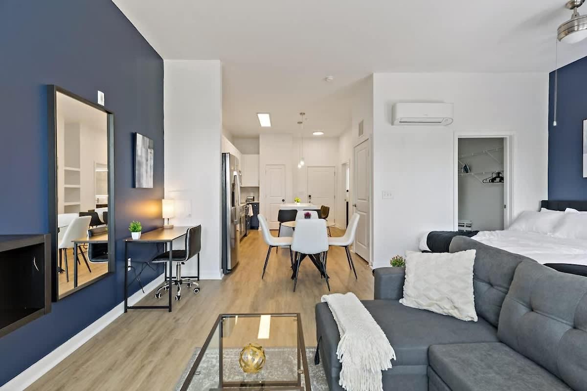 Chic - 5 Min Dt, Gym, Parking, W-d - Sleeps 6 Apartment Charlotte