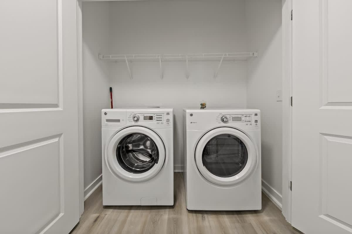 Unique 1bd - 5 Min Dt, Gym, Parking, W-d - Sleeps 6 * Charlotte