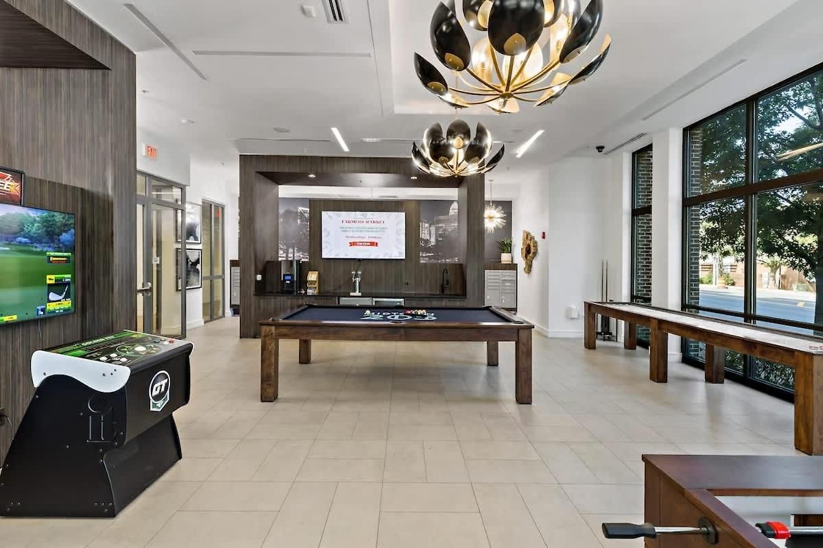 Luxe 1bd - 5 Min Dt, Gym, Parking, W-d - Sleeps 6 Charlotte