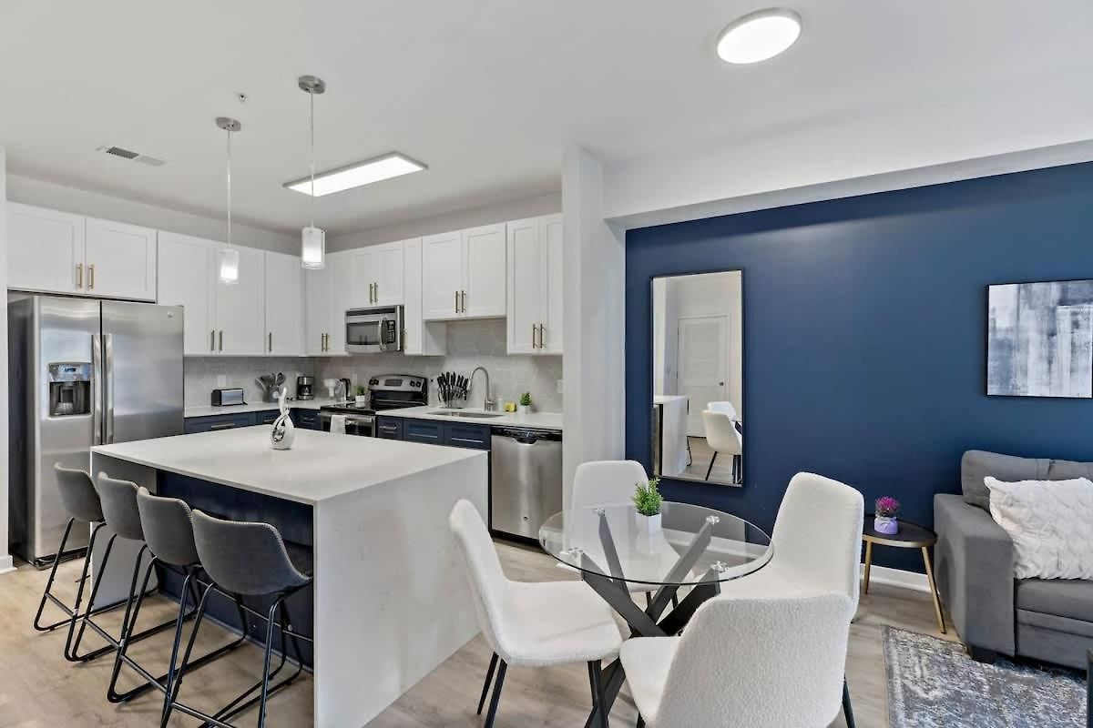 Luxe 1bd - 5 Min Dt, Gym, Parking, W-d - Sleeps 6 Charlotte