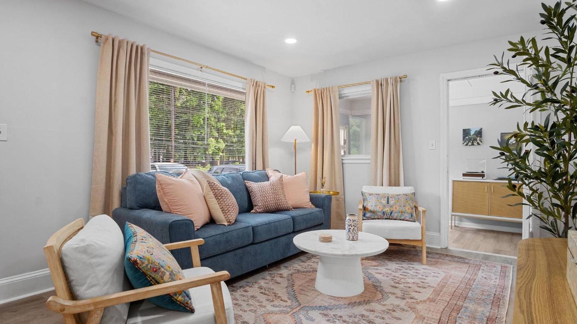 Backyard, Game Room, 15 Min To Downtown & Unc *