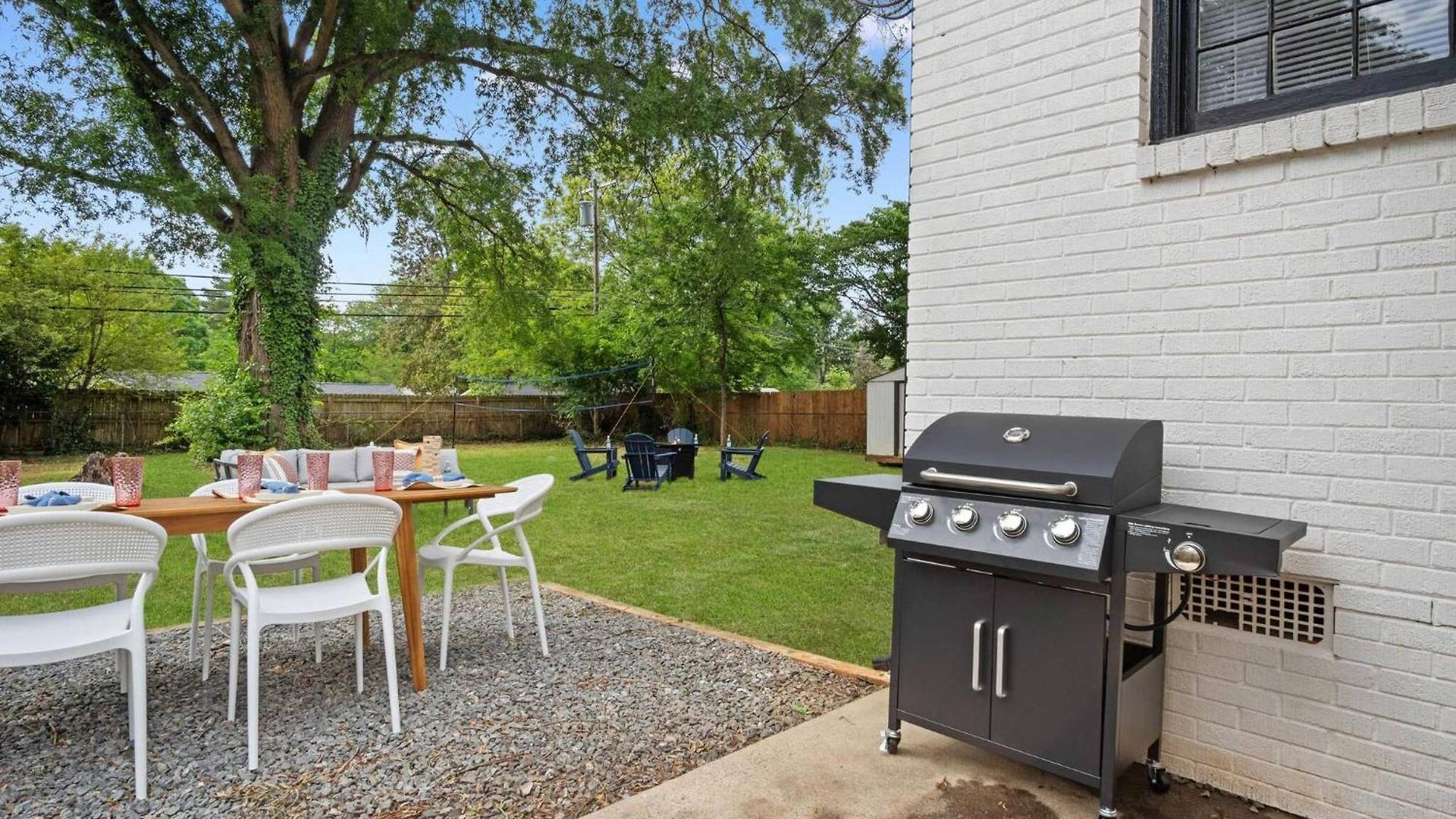 Backyard, Game Room, 15 Min To Downtown & Unc Holiday home