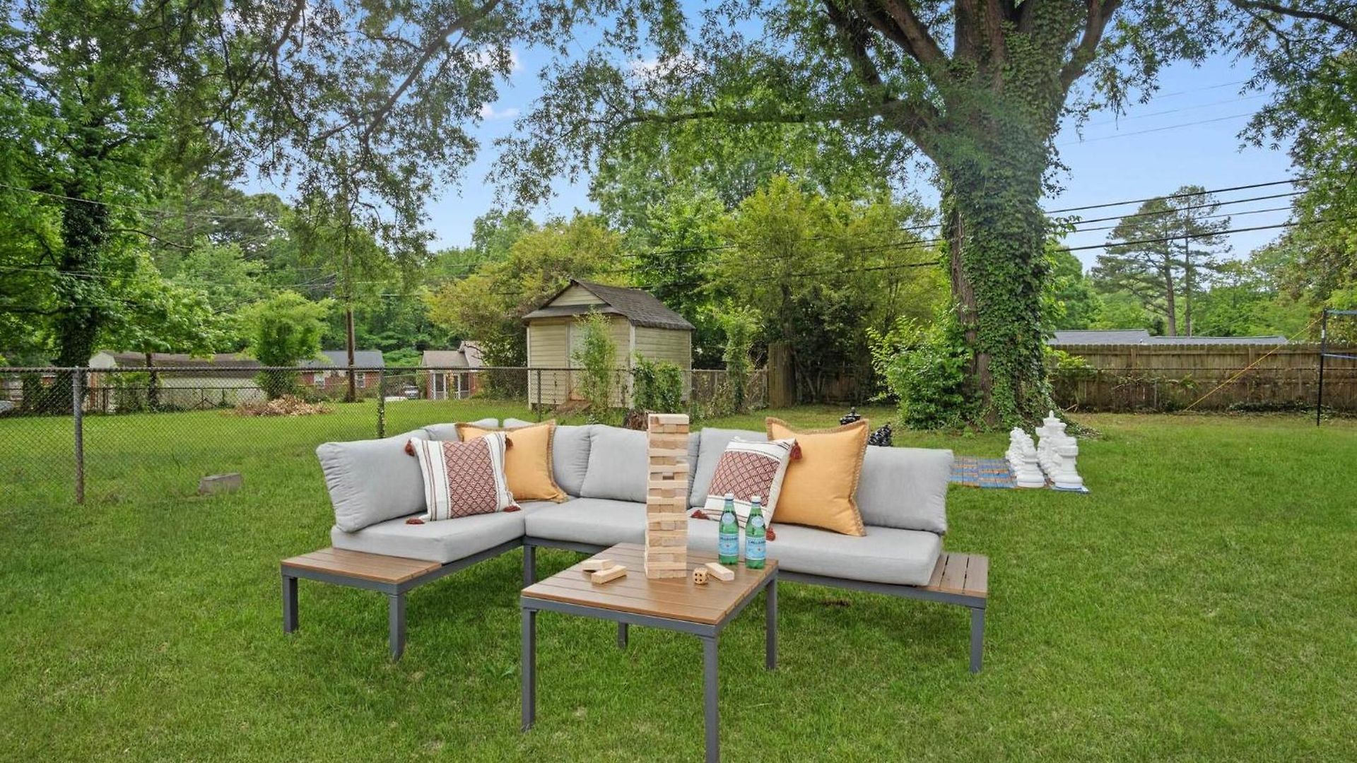Backyard, Game Room, 15 Min To Downtown & Unc *