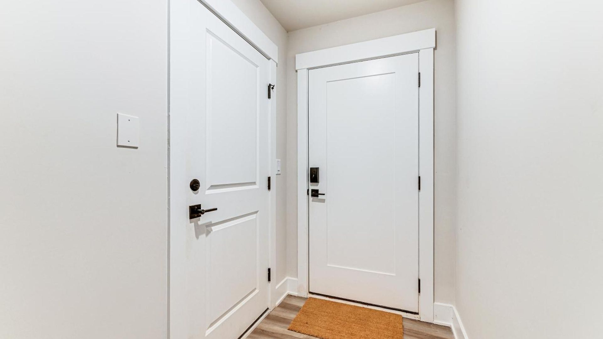 Holiday home 2 Mi To Uptown Charlotte: Townhome W/ Balconies!