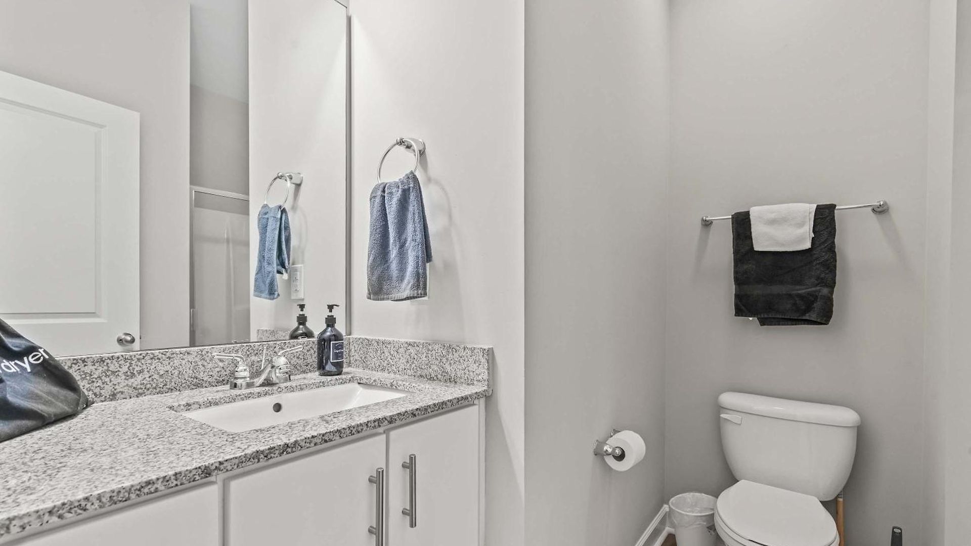 Upscale King 3br Townhouse In Pineville Holiday home *