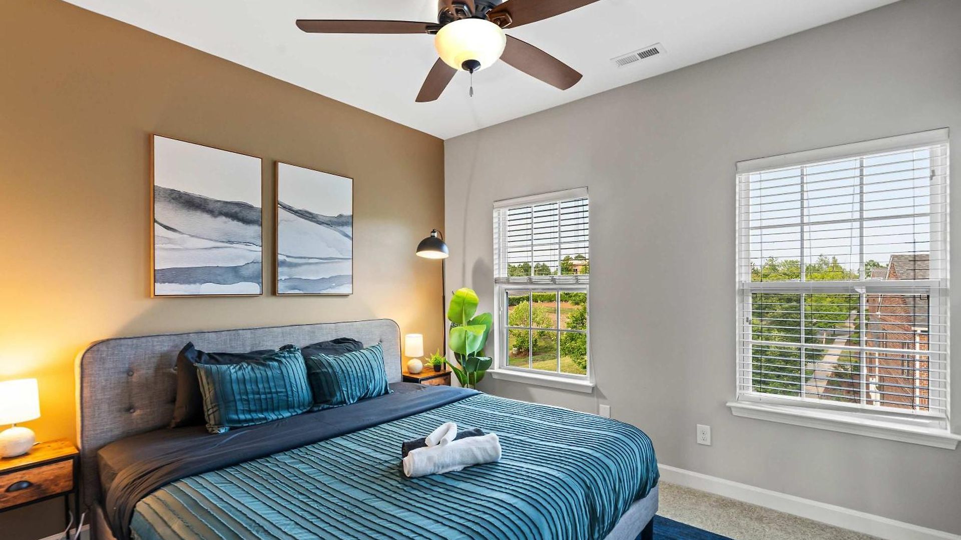 Holiday home Upscale King 3br Townhouse In Pineville *