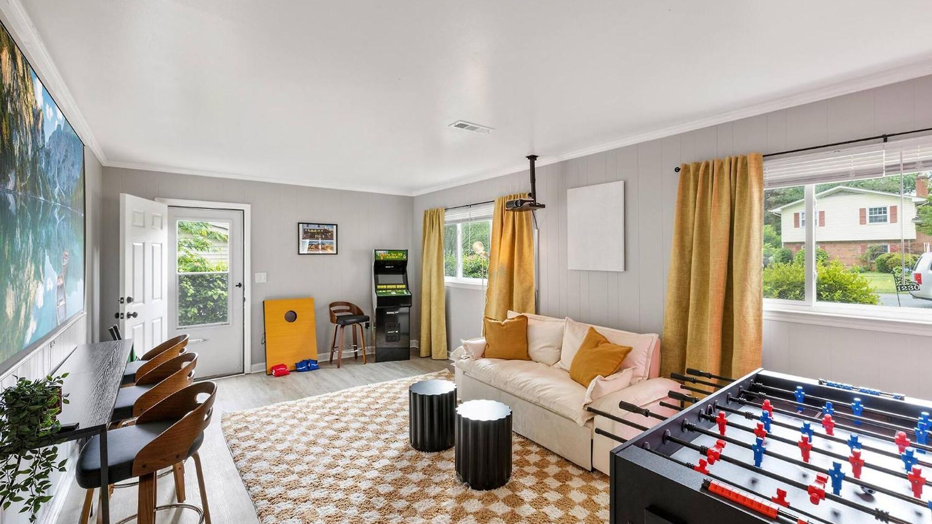 Holiday home Movie & Arcade Games & Foosball - Cozy 4bd *