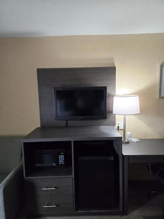 Days By Wyndham Northlake Motel 2*