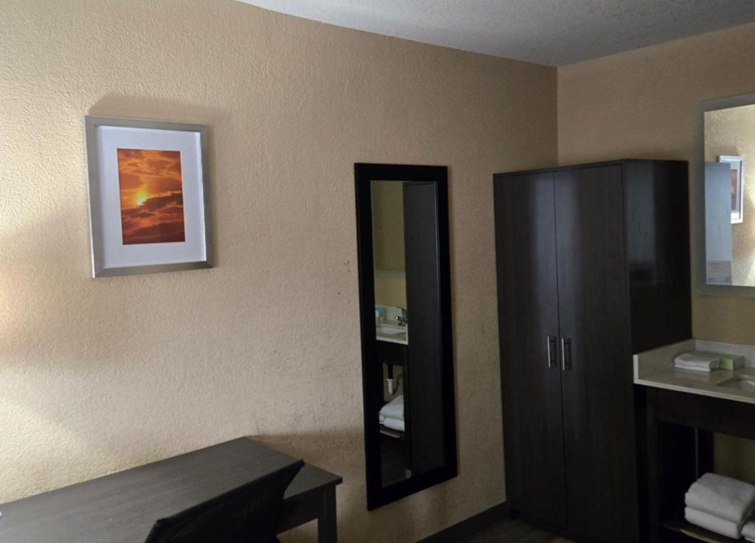 Days By Wyndham Northlake Motel