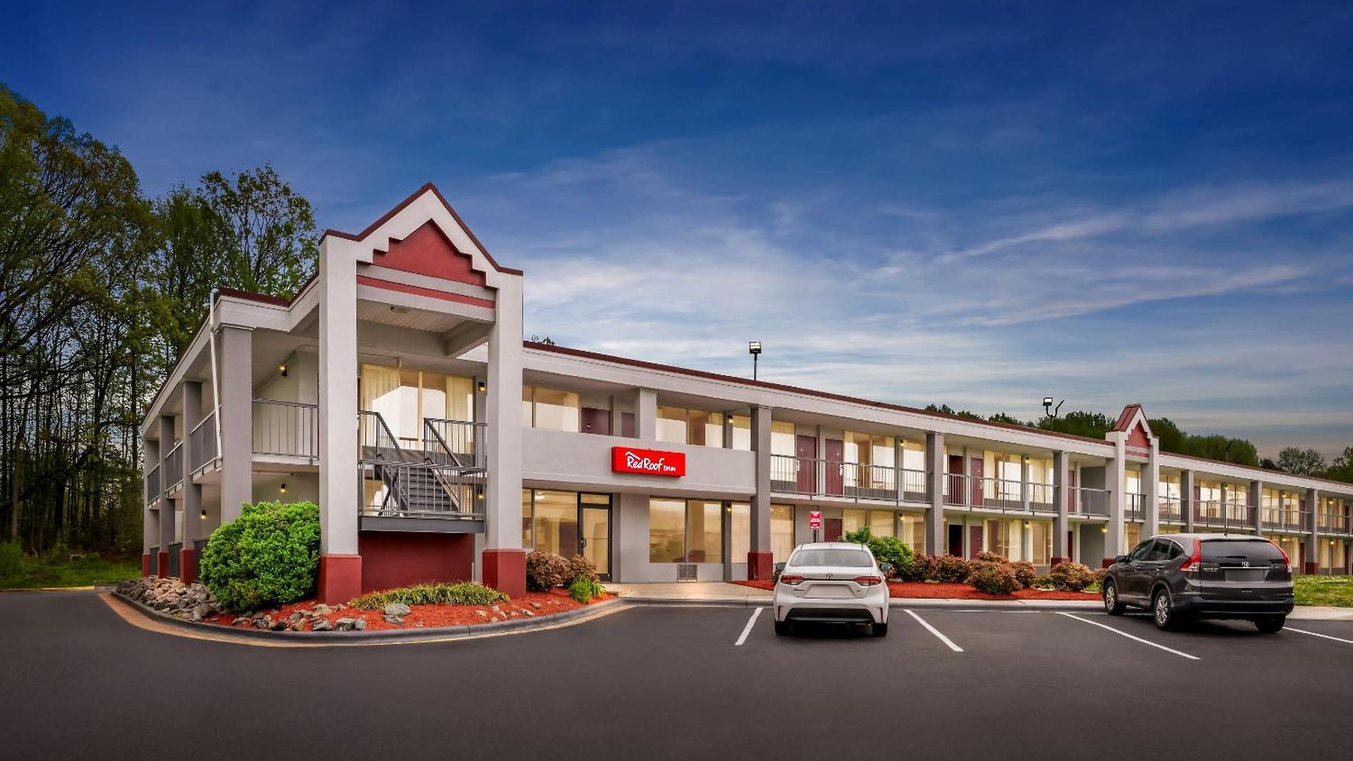 Motel Red Roof - Airport