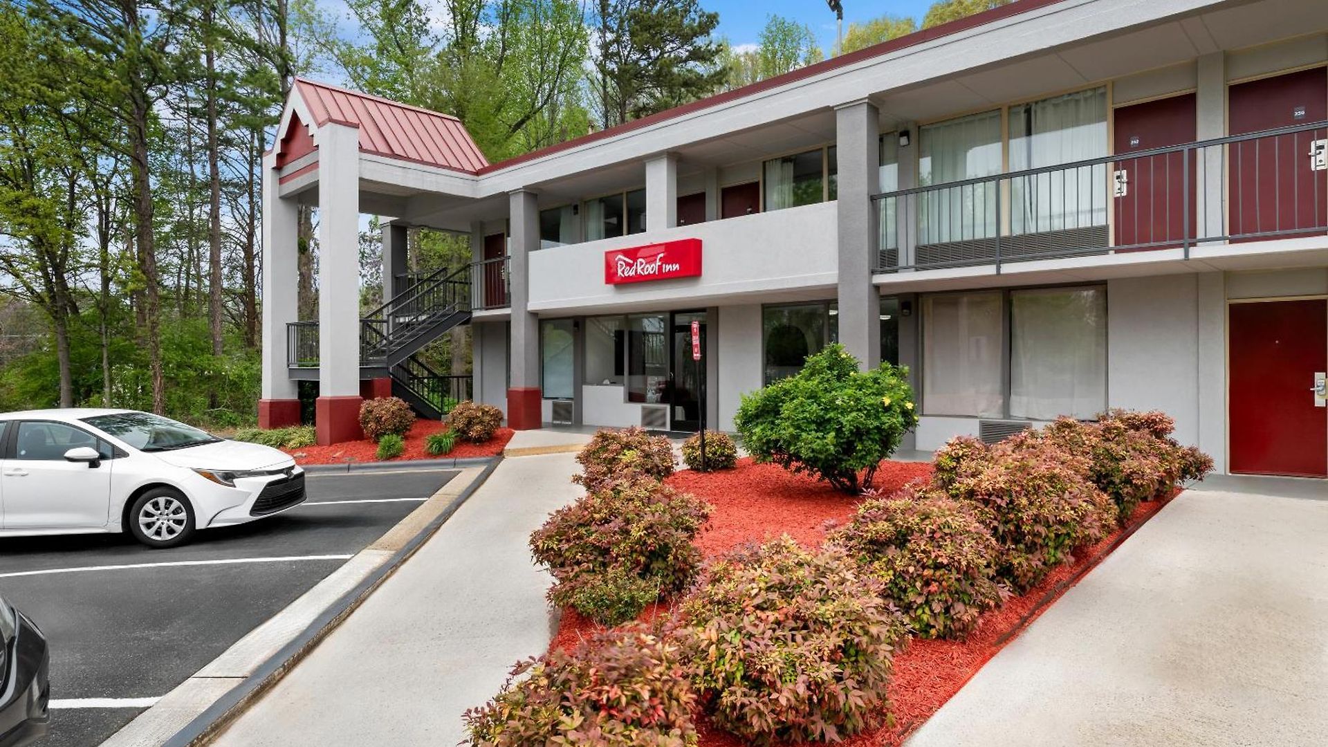 Motel Red Roof - Airport