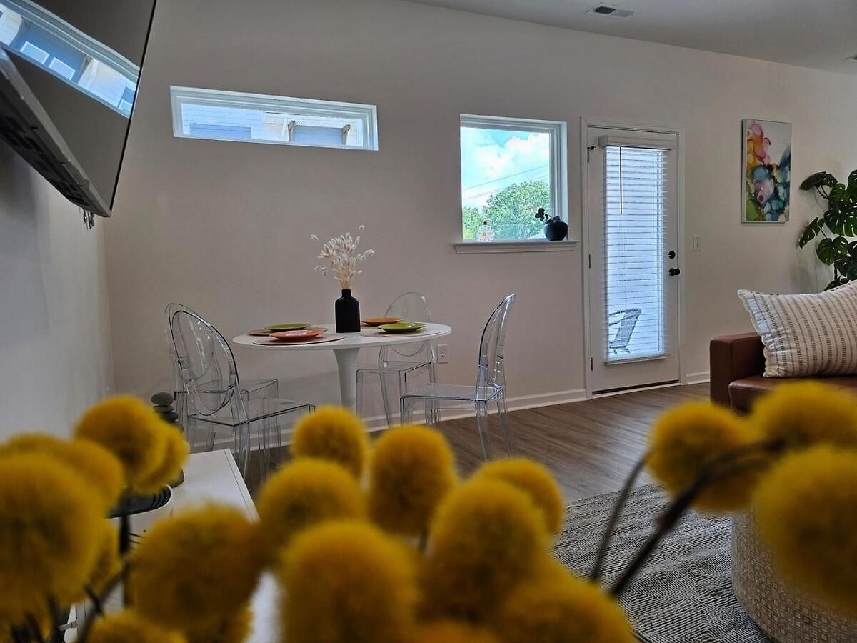 Spacious New 3br Near Uptown - Private Baths - Peaceful