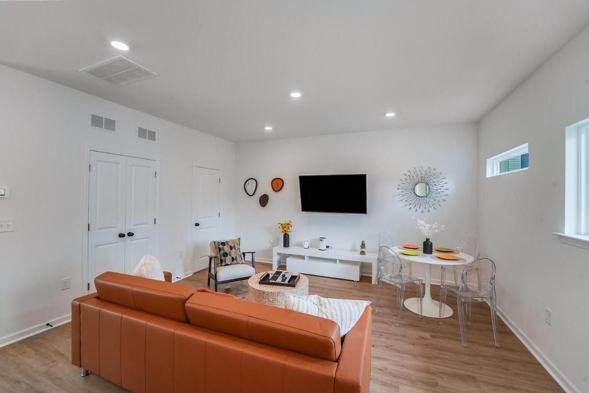 Spacious New 3br Near Uptown - Private Baths - Peaceful Holiday home Charlotte