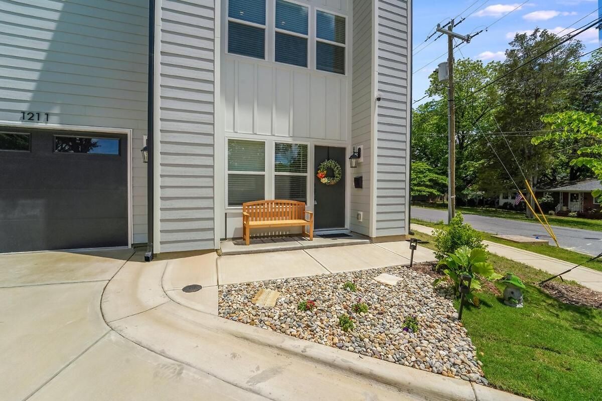 Spacious New 3br Near Uptown - Private Baths - Peaceful Charlotte