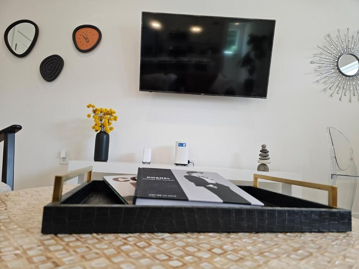 Spacious New 3br Near Uptown - Private Baths - Peaceful Charlotte