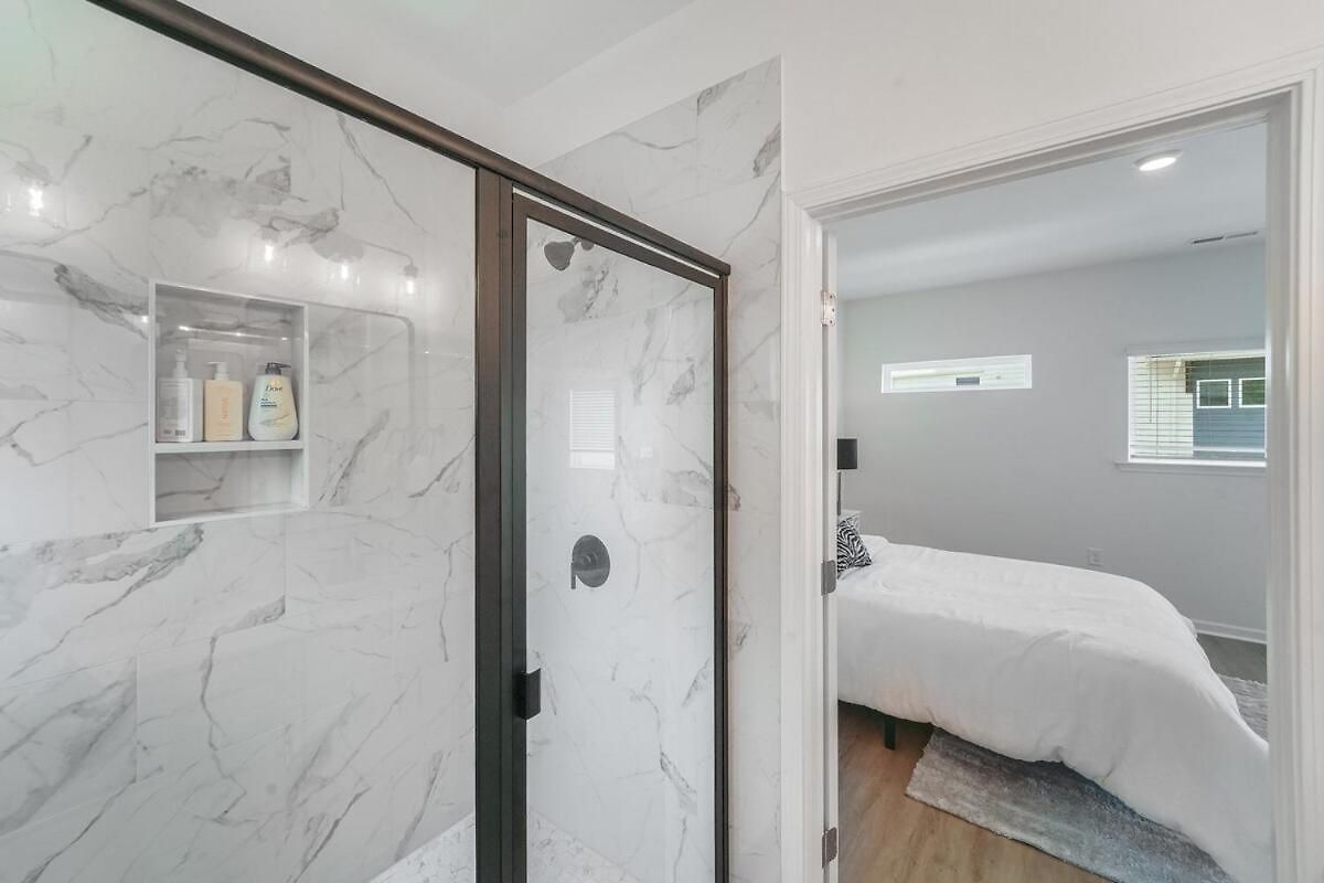 Spacious New 3br Near Uptown - Private Baths - Peaceful Holiday home Charlotte