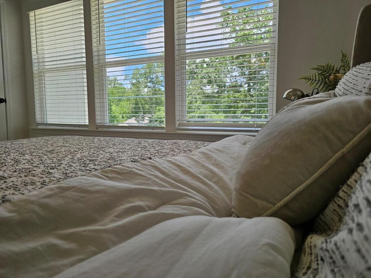 Spacious New 3br Near Uptown - Private Baths - Peaceful Charlotte
