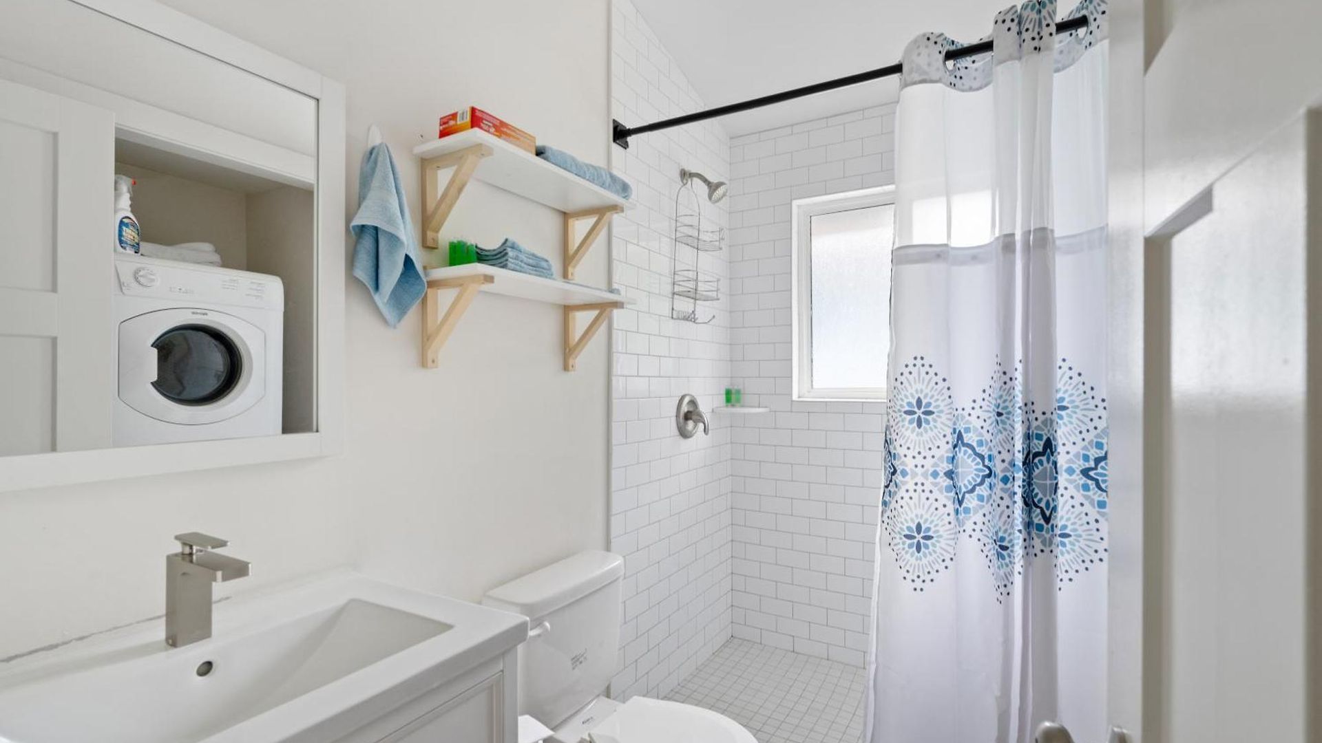 Modern 2br Big Feel | Pets+, Parking+