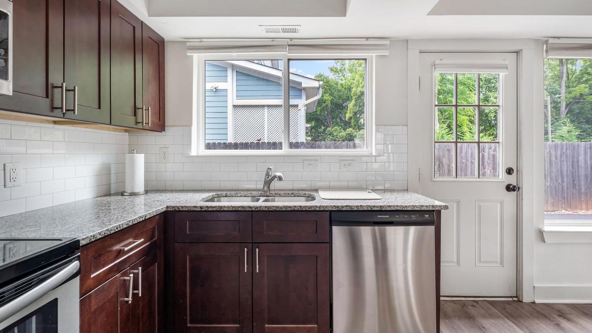 Modern 2br Big Feel | Pets+, Parking+ Charlotte