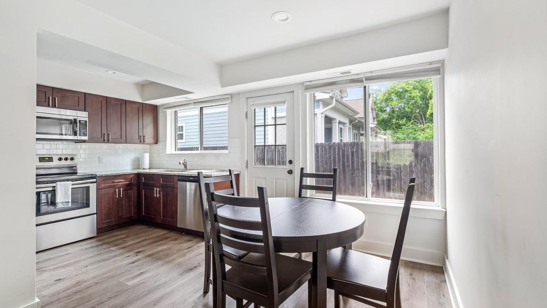 Modern 2br Big Feel | Pets+, Parking+ Charlotte