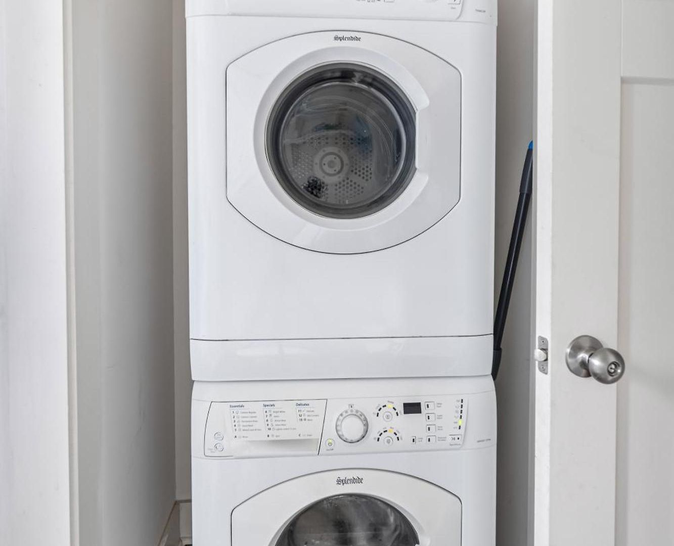 Modern 2br Big Feel | Pets+, Parking+ Apartment *