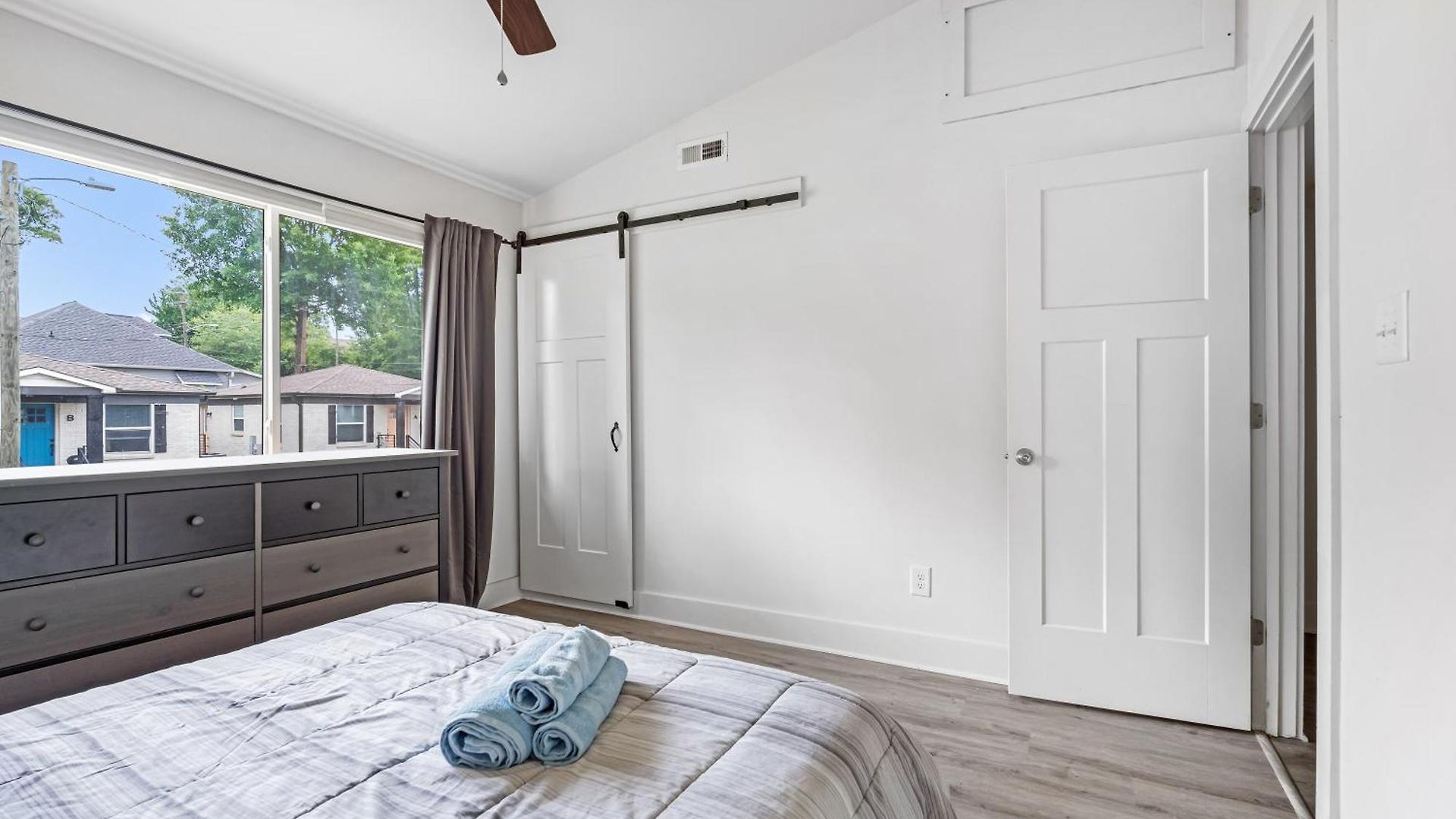 Modern 2br Big Feel | Pets+, Parking+ * Charlotte