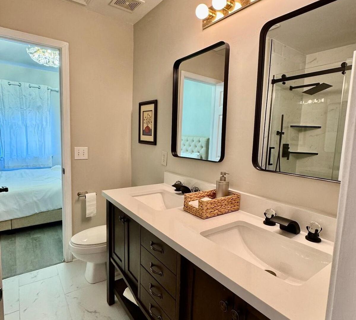 Modern Entire 2-bedroom House For 6 Guests At