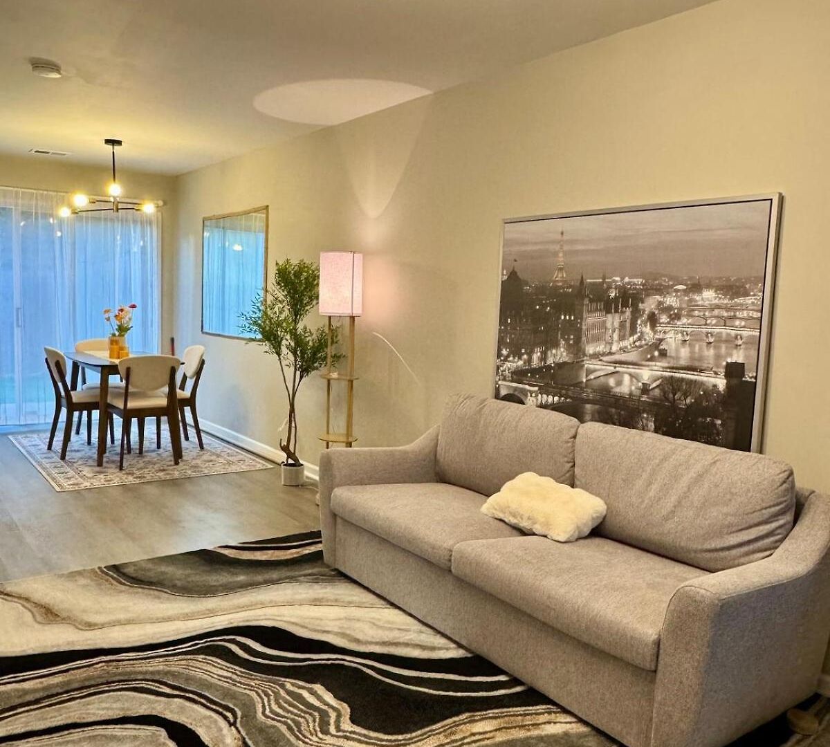 Modern Entire 2-bedroom House For 6 Guests At Holiday home