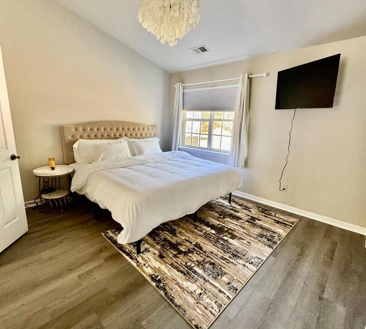 Modern Entire 2-bedroom House For 6 Guests At *
