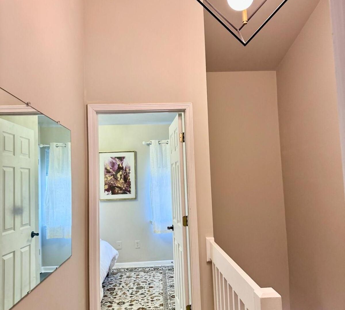 Modern Entire 2-bedroom House For 6 Guests At Charlotte