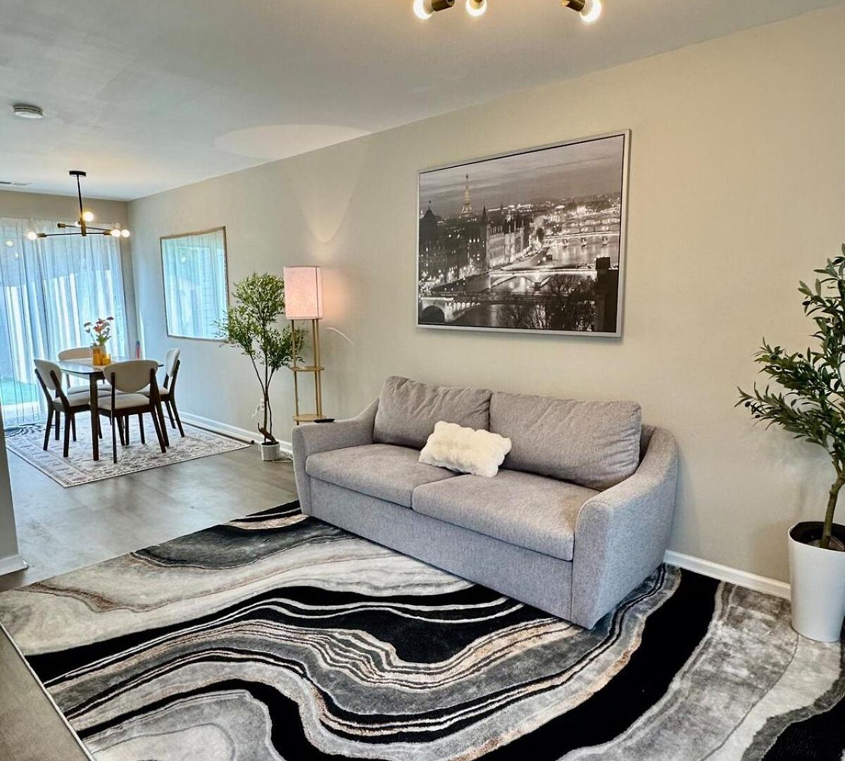 Modern Entire 2-bedroom House For 6 Guests At Charlotte