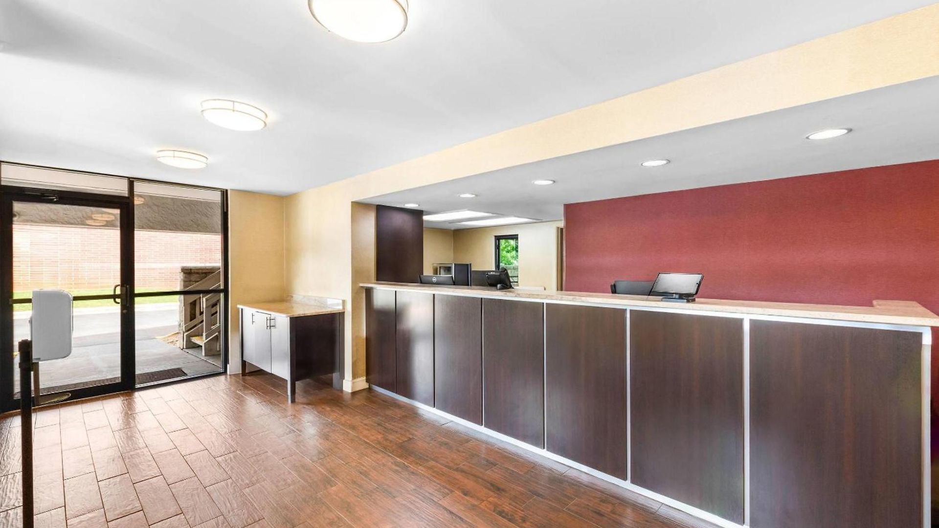 Lodge Econo Airport Charlotte