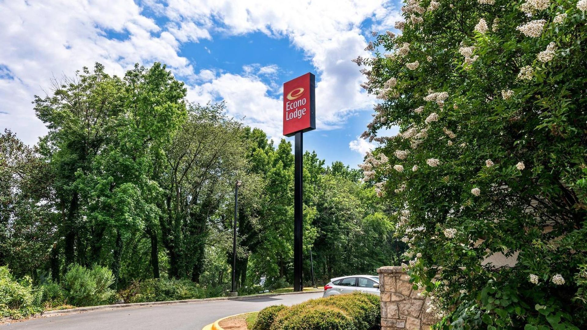 Econo Airport Lodge