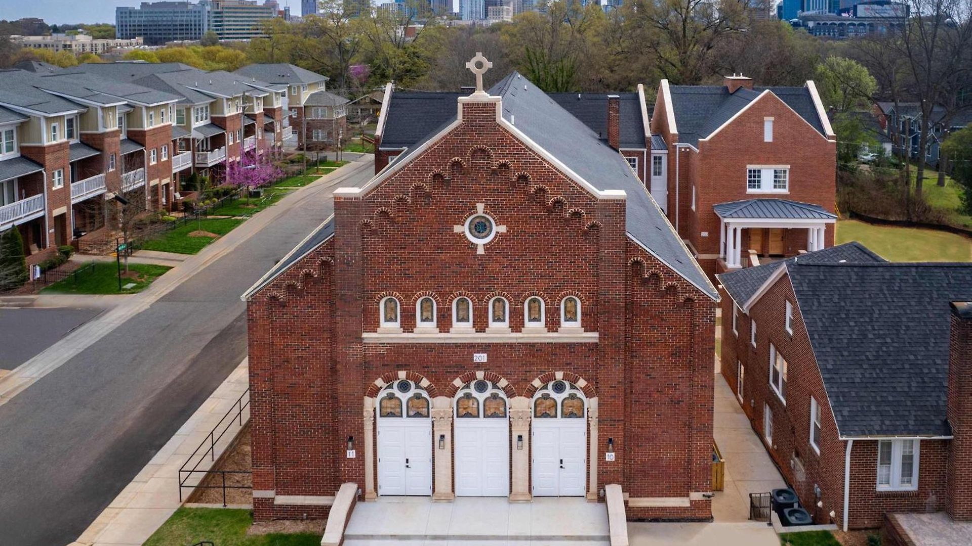 Luxury Rooftop Townhome In Restored Church 5 Mins To Dt