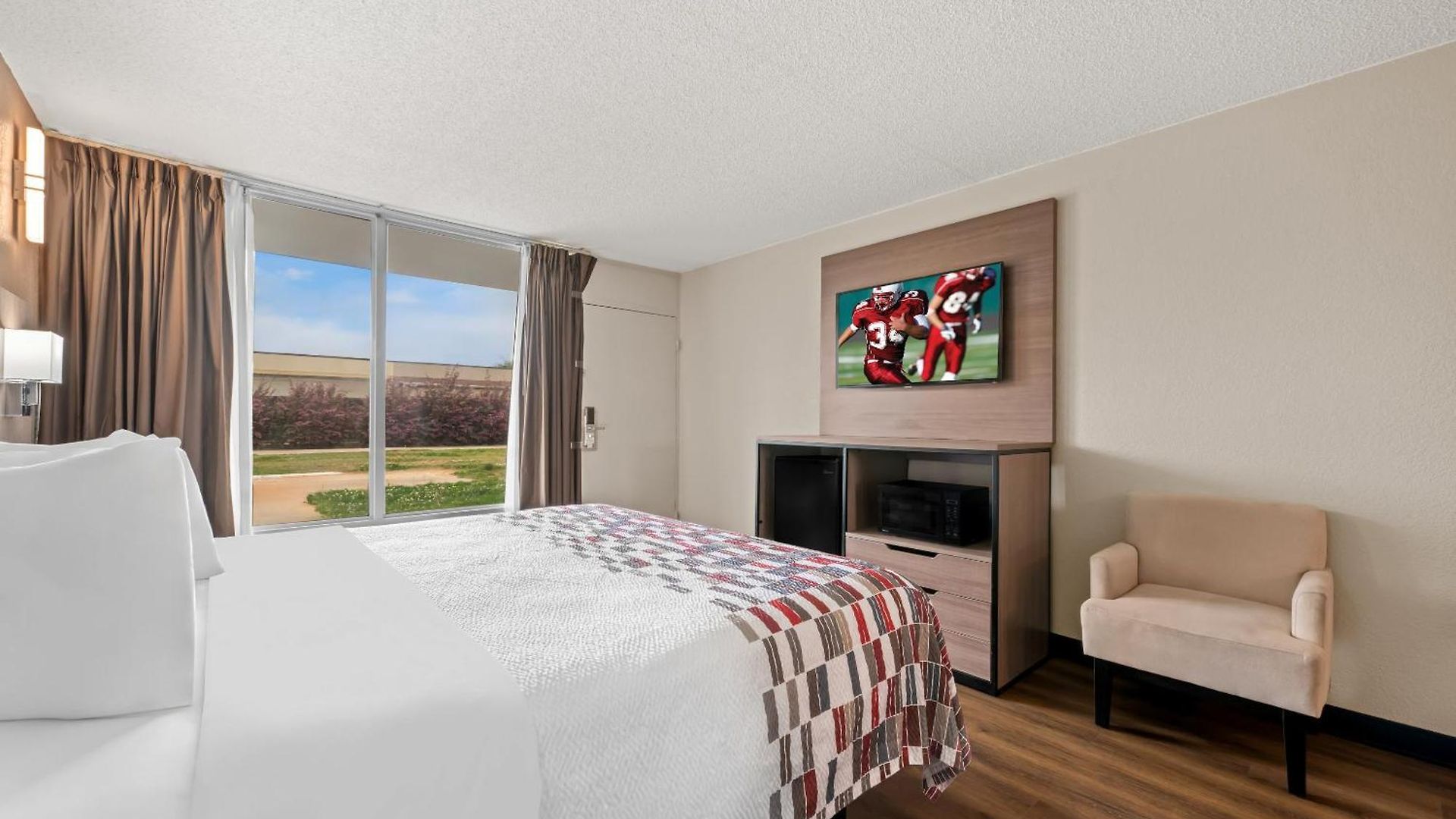 Motel Red Roof - Airport 2*