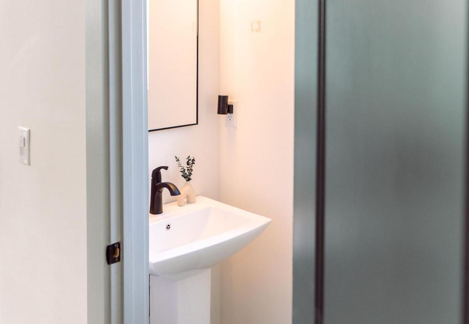 Modtrio 3br With Ensuites & Garage Mins To Uptown