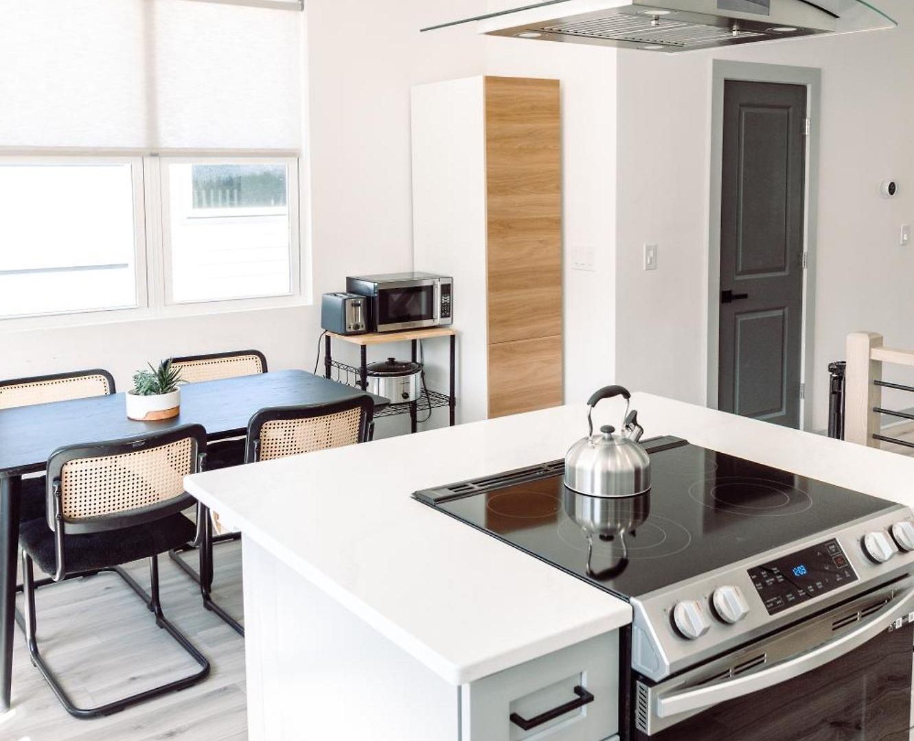 Modtrio 3br With Ensuites & Garage Mins To Uptown Holiday home