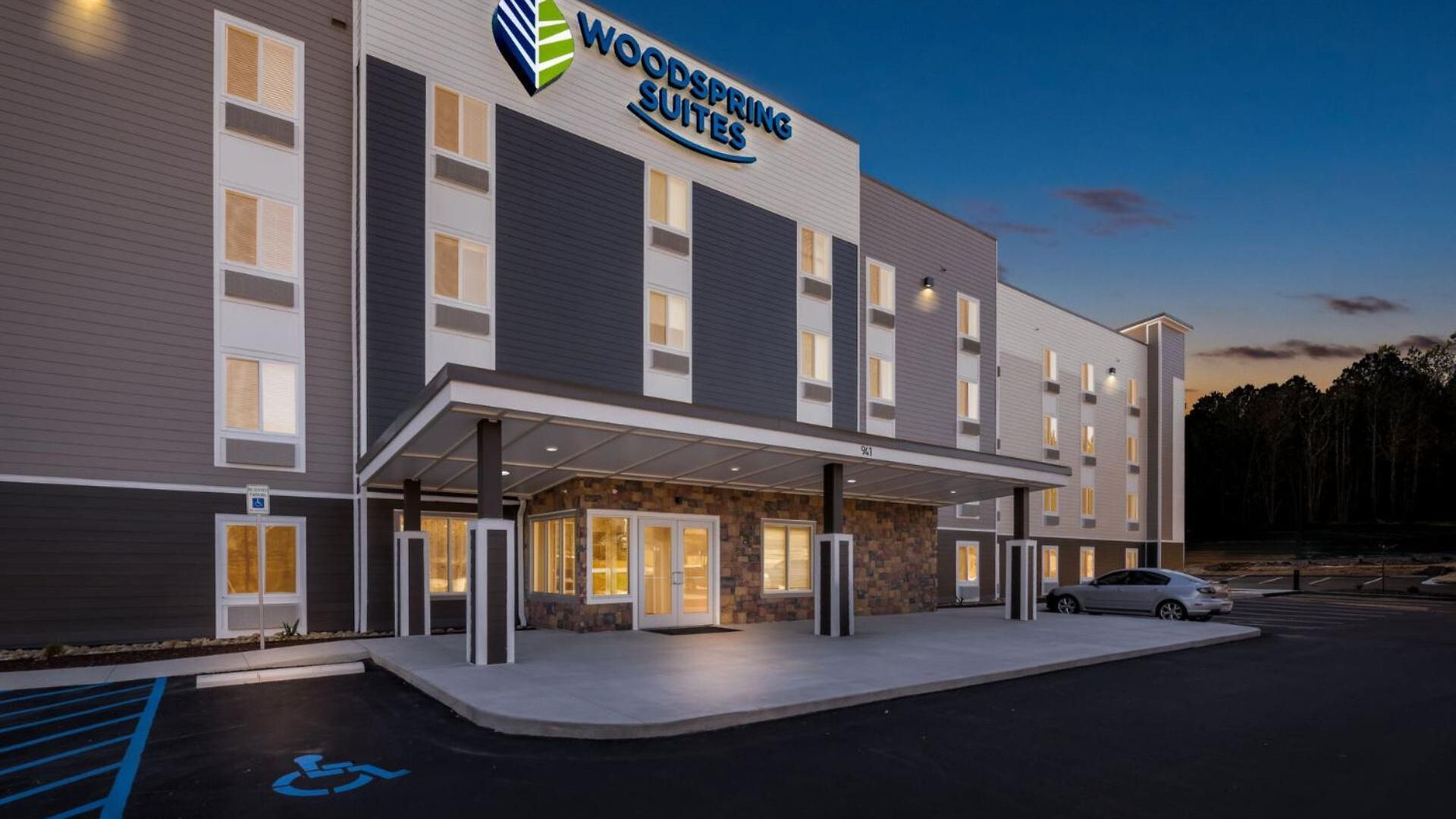 Woodspring - Arrowood Hotel Charlotte