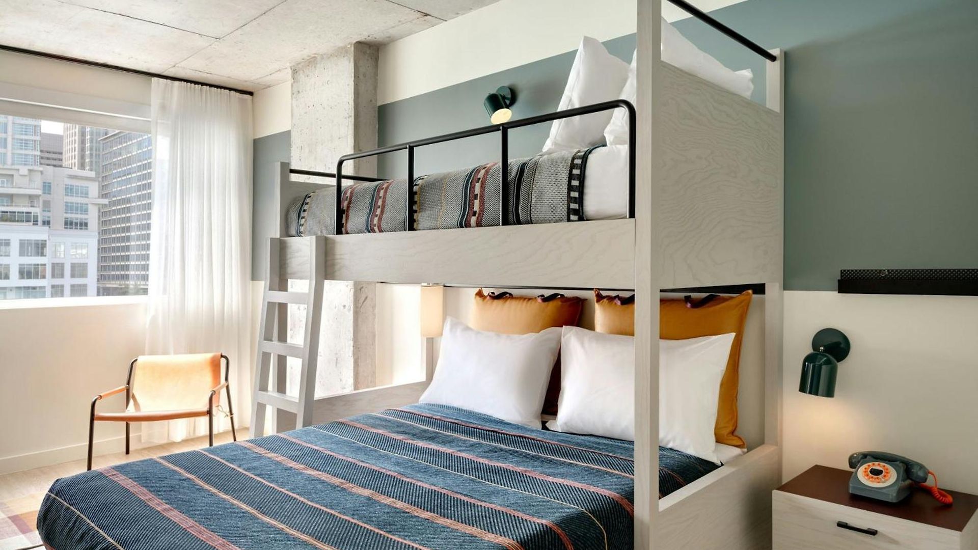 Moxy Downtown 3* Charlotte