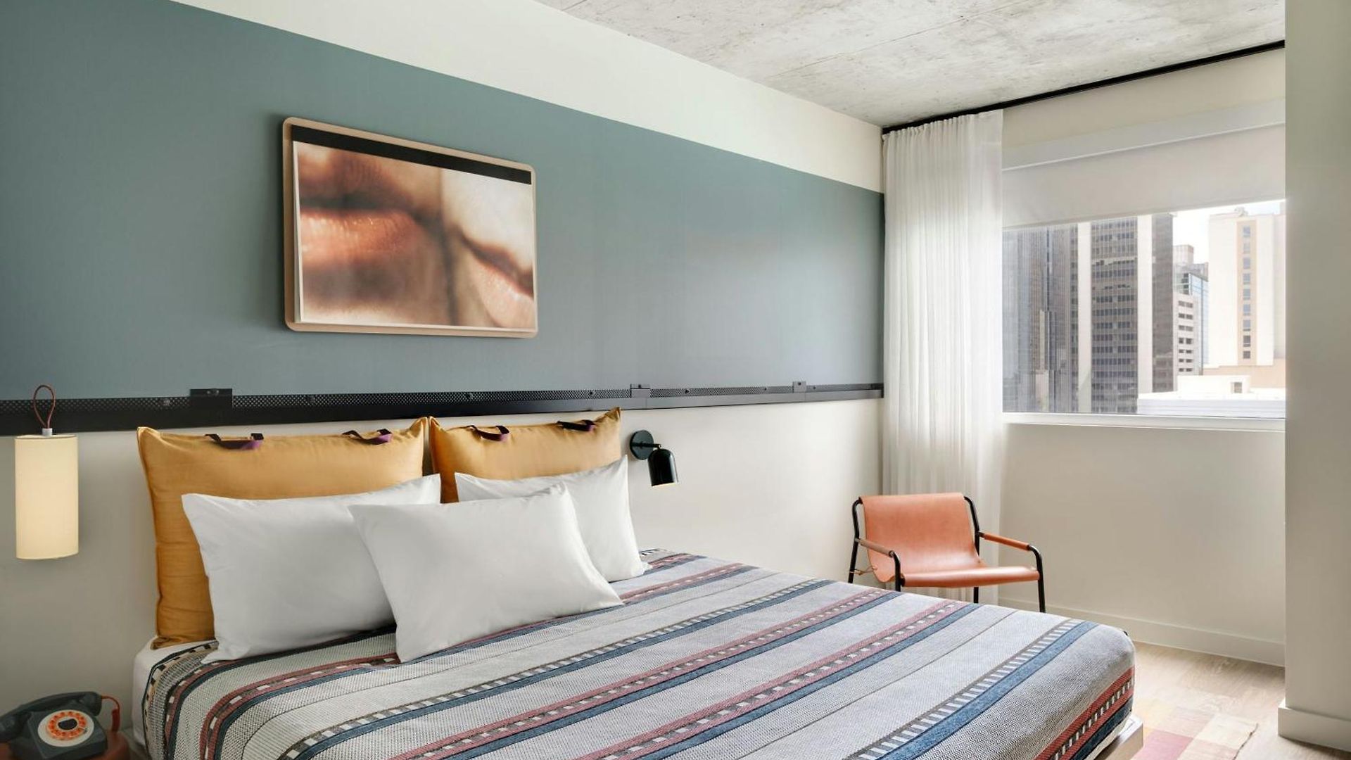 Moxy Downtown Hotel Charlotte