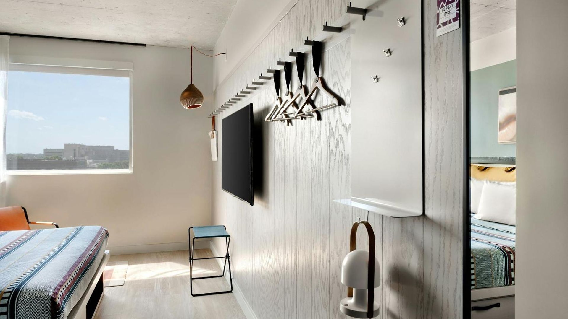 Hotel Moxy Downtown 3*